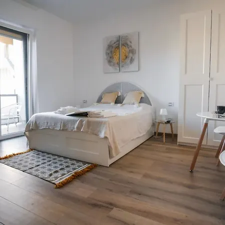Rossani Miniapartdeluxe - Business Suite Apartman Bari