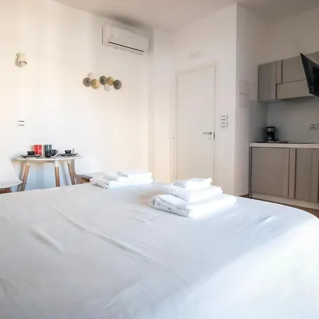 Apartman Rossani Miniapartdeluxe - Business Suite *