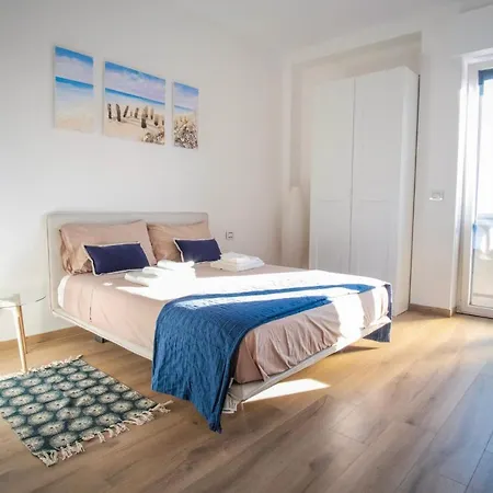 Rossani Miniapartdeluxe - Business Suite Apartman *