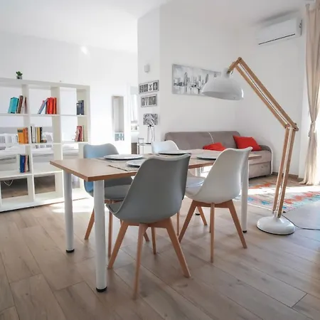 Διαμέρισμα Rossani Suites&aparts Μπάρι